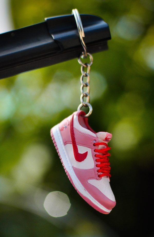 3D Sneaker Keychain SB Dunk Strange Love Discount